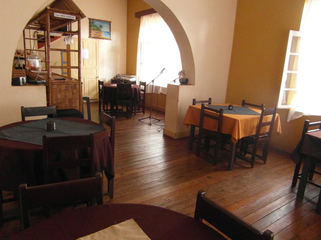 Three Palms Fianar Hotel Фианаранцоа Екстериор снимка